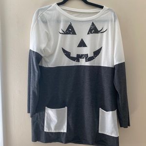 T shirt with pumpkin face